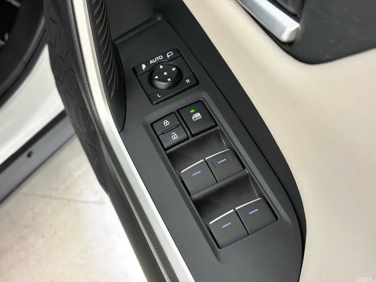 Toyota RAV4 SUV, Petrol Hybrid, 2023, White