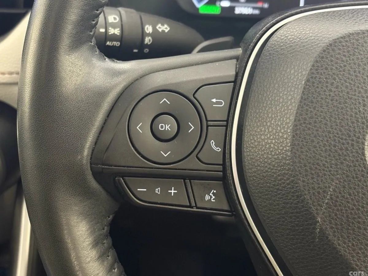 Toyota RAV4 SUV, Petrol Hybrid, 2023, White