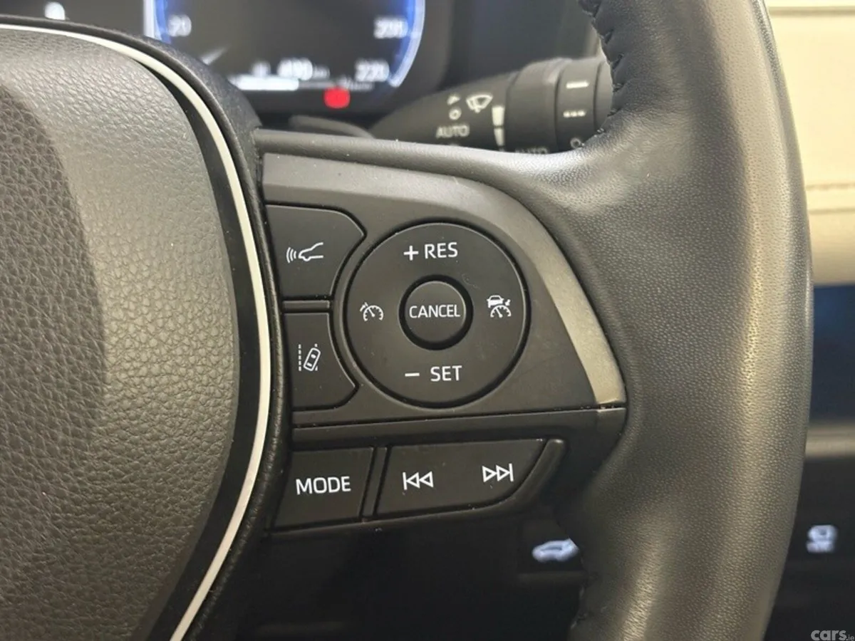 Toyota RAV4 SUV, Petrol Hybrid, 2023, White