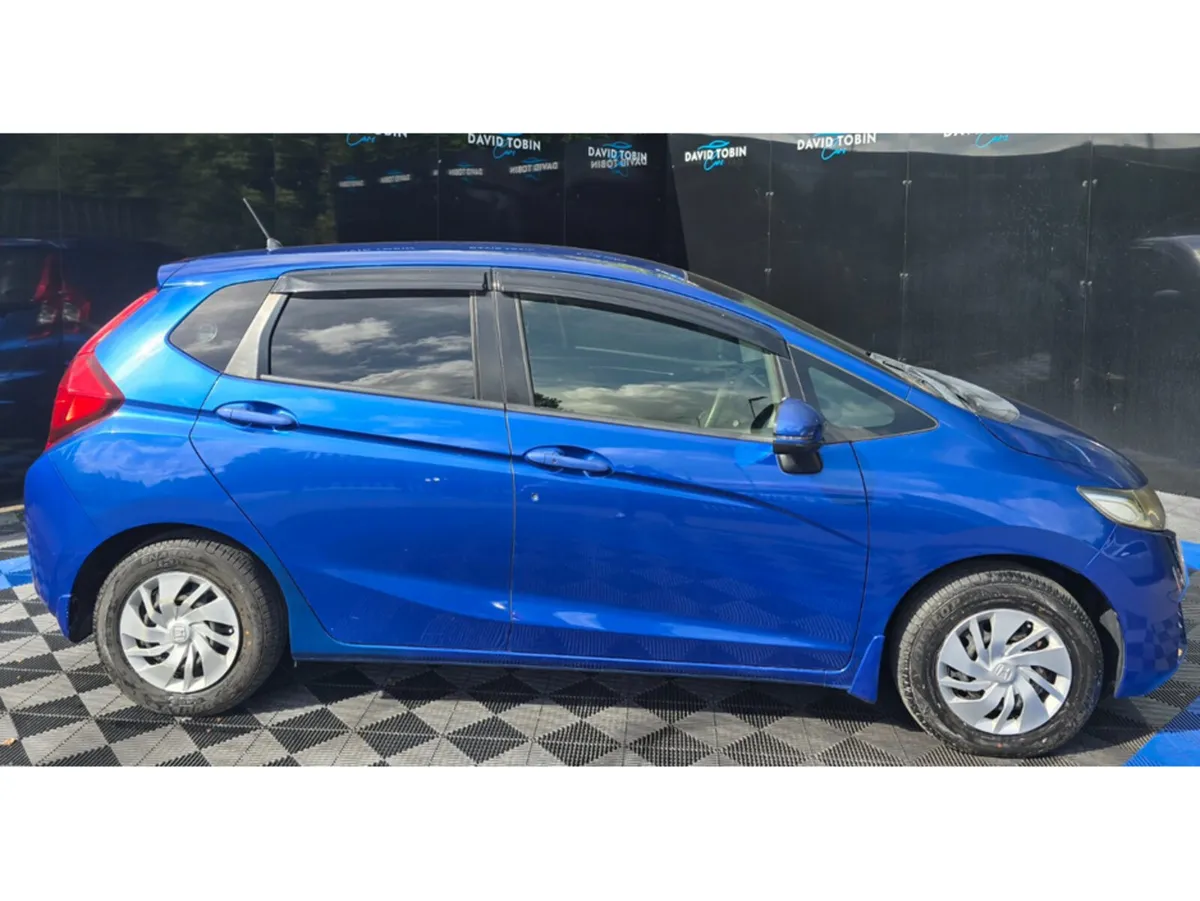 Honda Fit Hatchback, Petrol, 2015, Blue