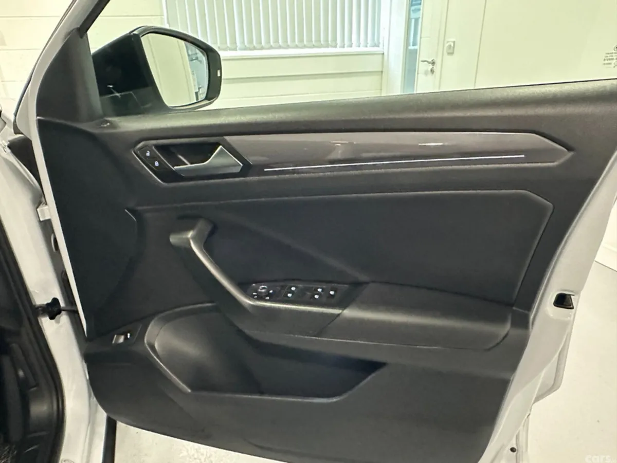 Volkswagen T-Roc SUV, Diesel, 2021, Silver