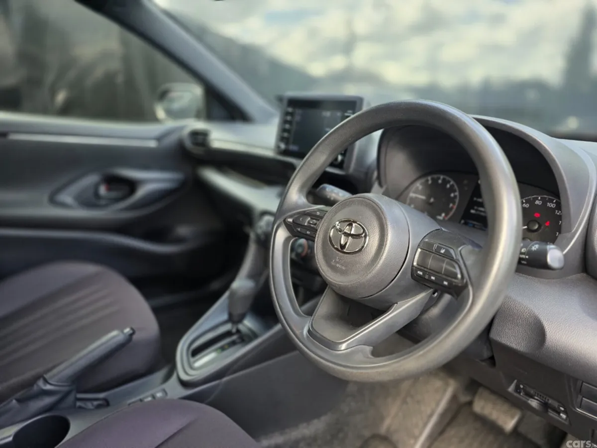 Toyota Yaris Hatchback, Petrol, 2020, Black