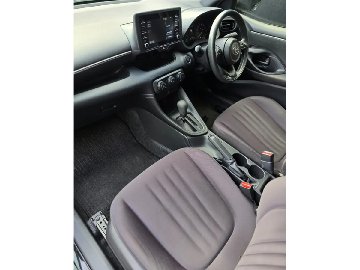 Toyota Yaris Hatchback, Petrol, 2020, Black