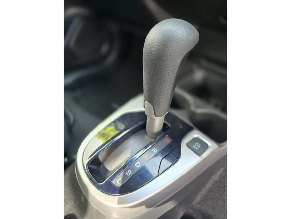Honda Fit Hatchback, Petrol, 2015, Blue