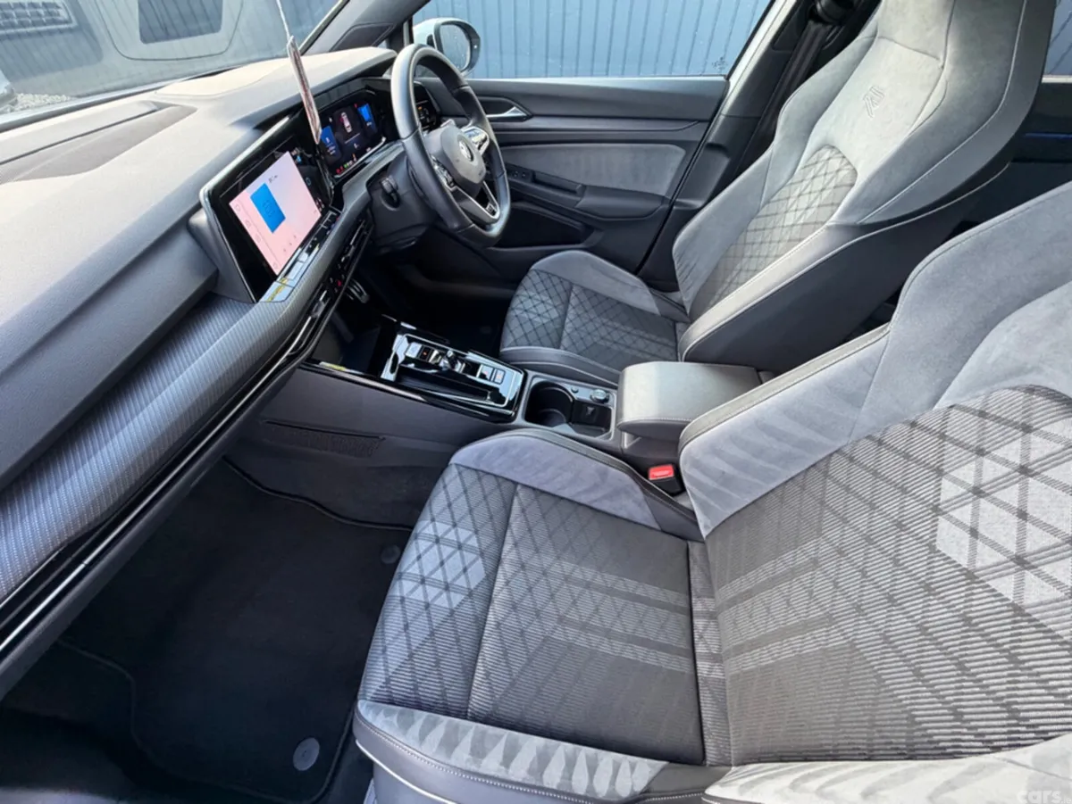 Volkswagen Golf Hatchback, Diesel, 2023, White