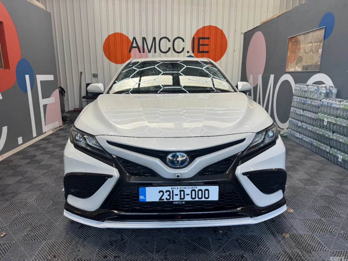 Toyota Camry Saloon, Petrol, 2023, White