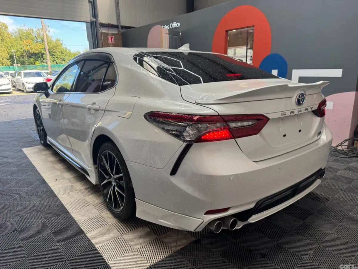 Toyota Camry Saloon, Petrol, 2023, White