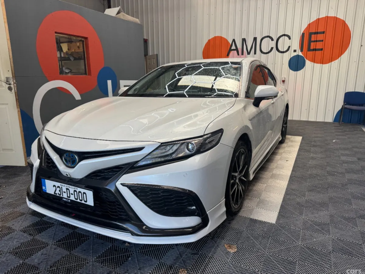 Toyota Camry Saloon, Petrol, 2023, White