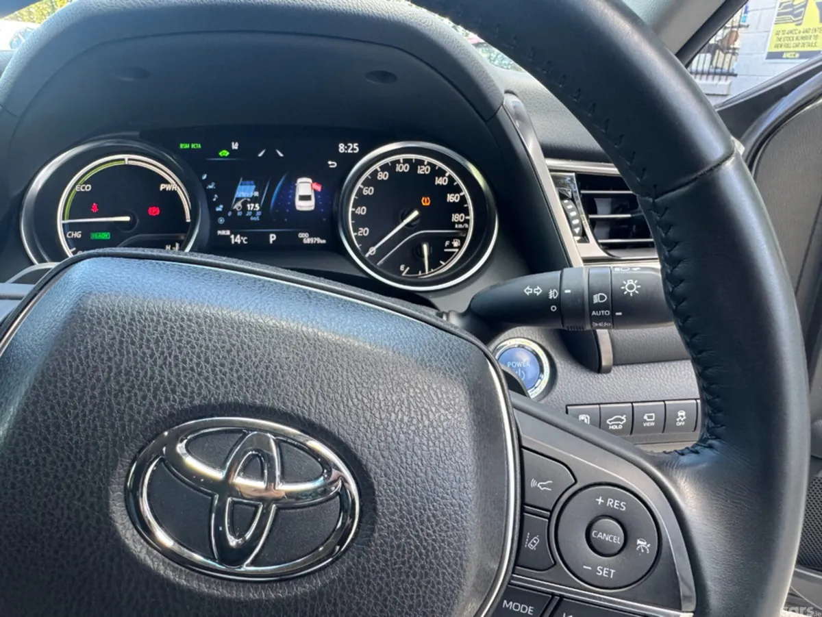 Toyota Camry Saloon, Petrol, 2023, White
