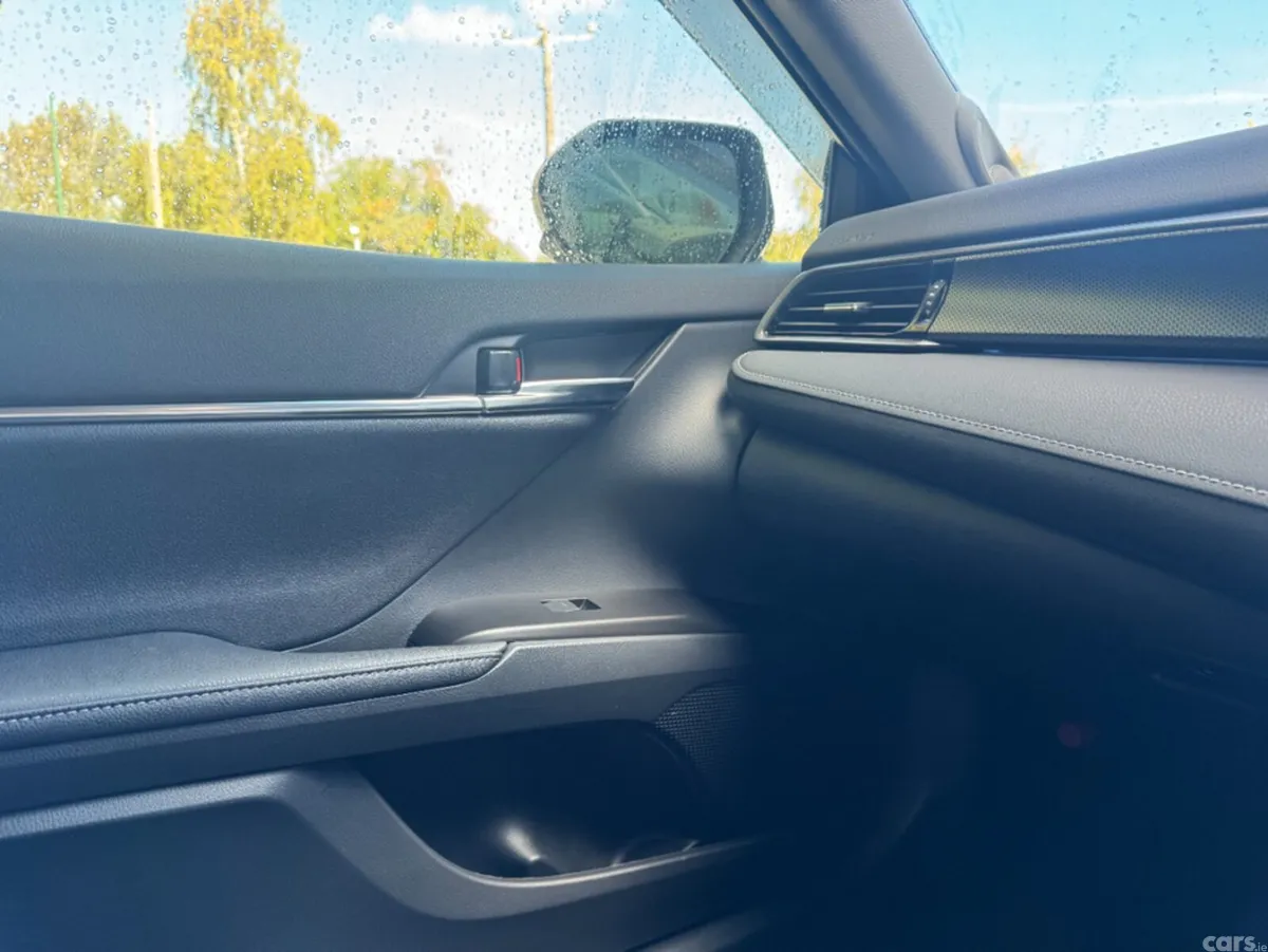 Toyota Camry Saloon, Petrol, 2023, White
