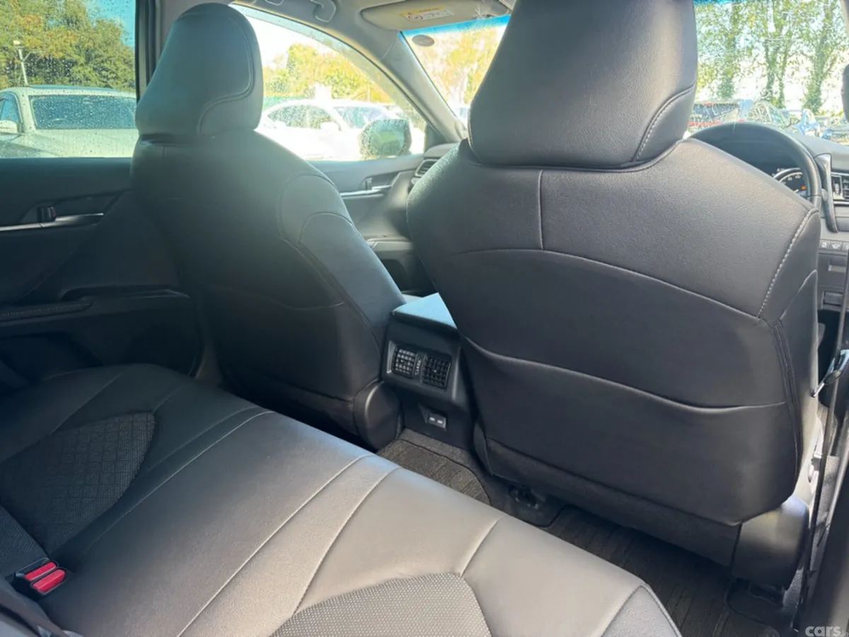 Toyota Camry Saloon, Petrol, 2023, White