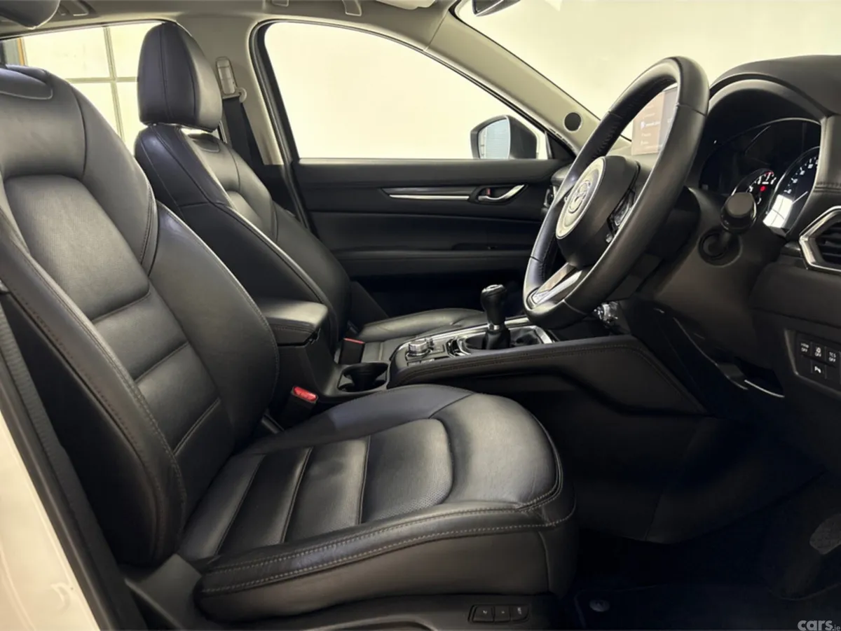 Mazda CX-5 MPV, Petrol, 2024, White