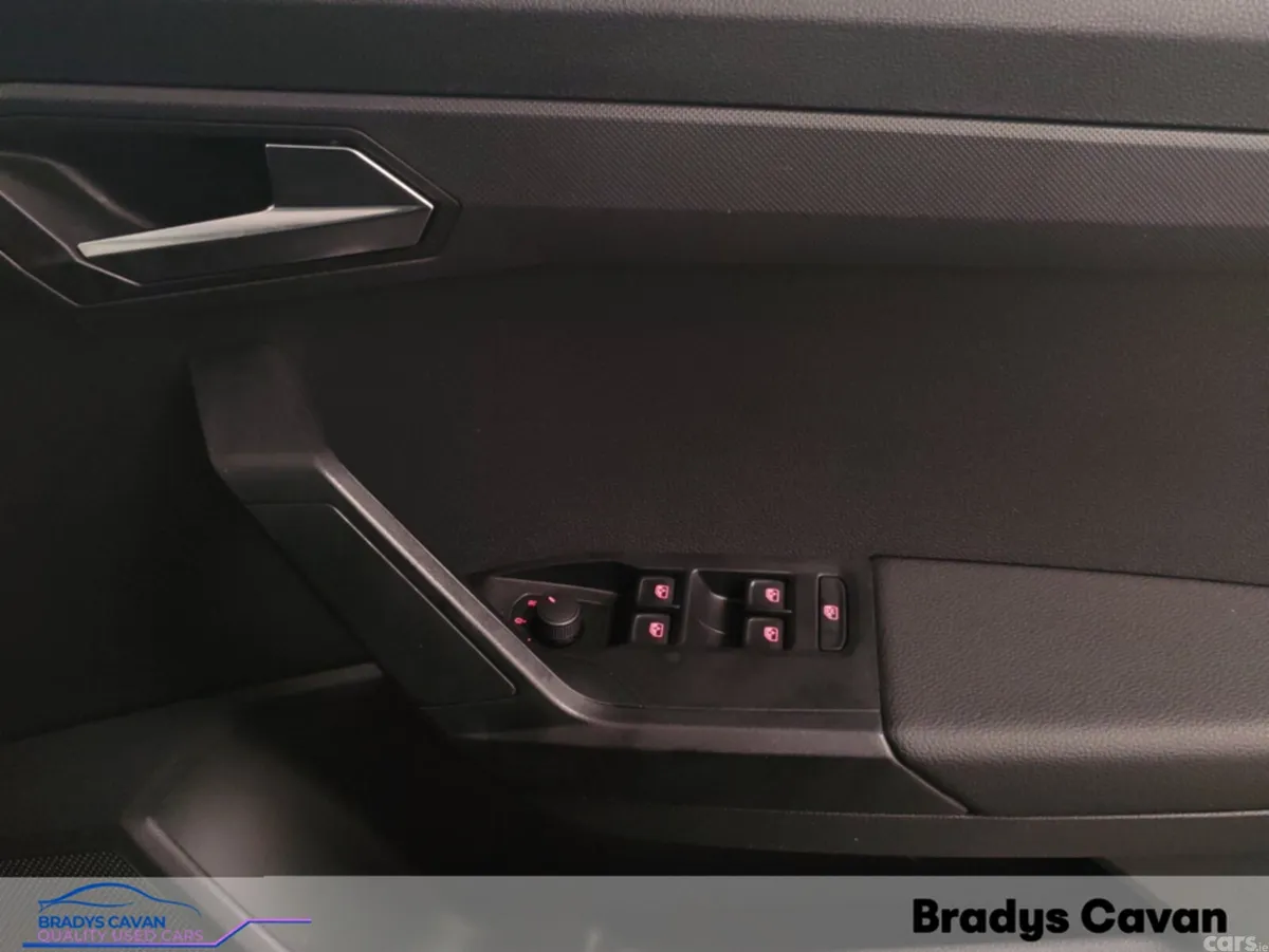 SEAT Arona Hatchback, Petrol, 2024, Black