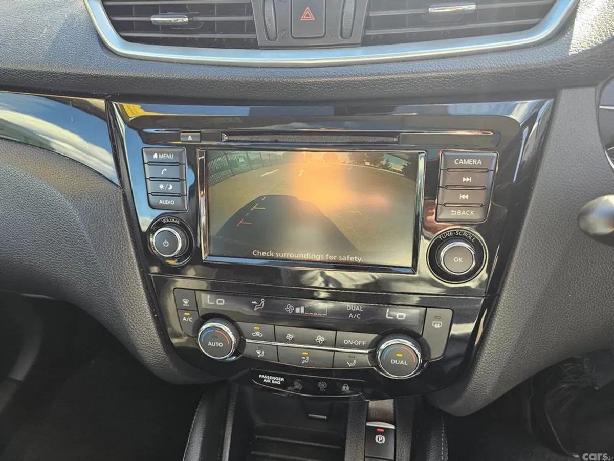 Nissan Qashqai MPV, Diesel, 2021, Red