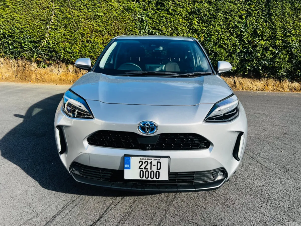 Toyota Yaris Cross Hatchback, Petrol Hybrid, 2022, Silver