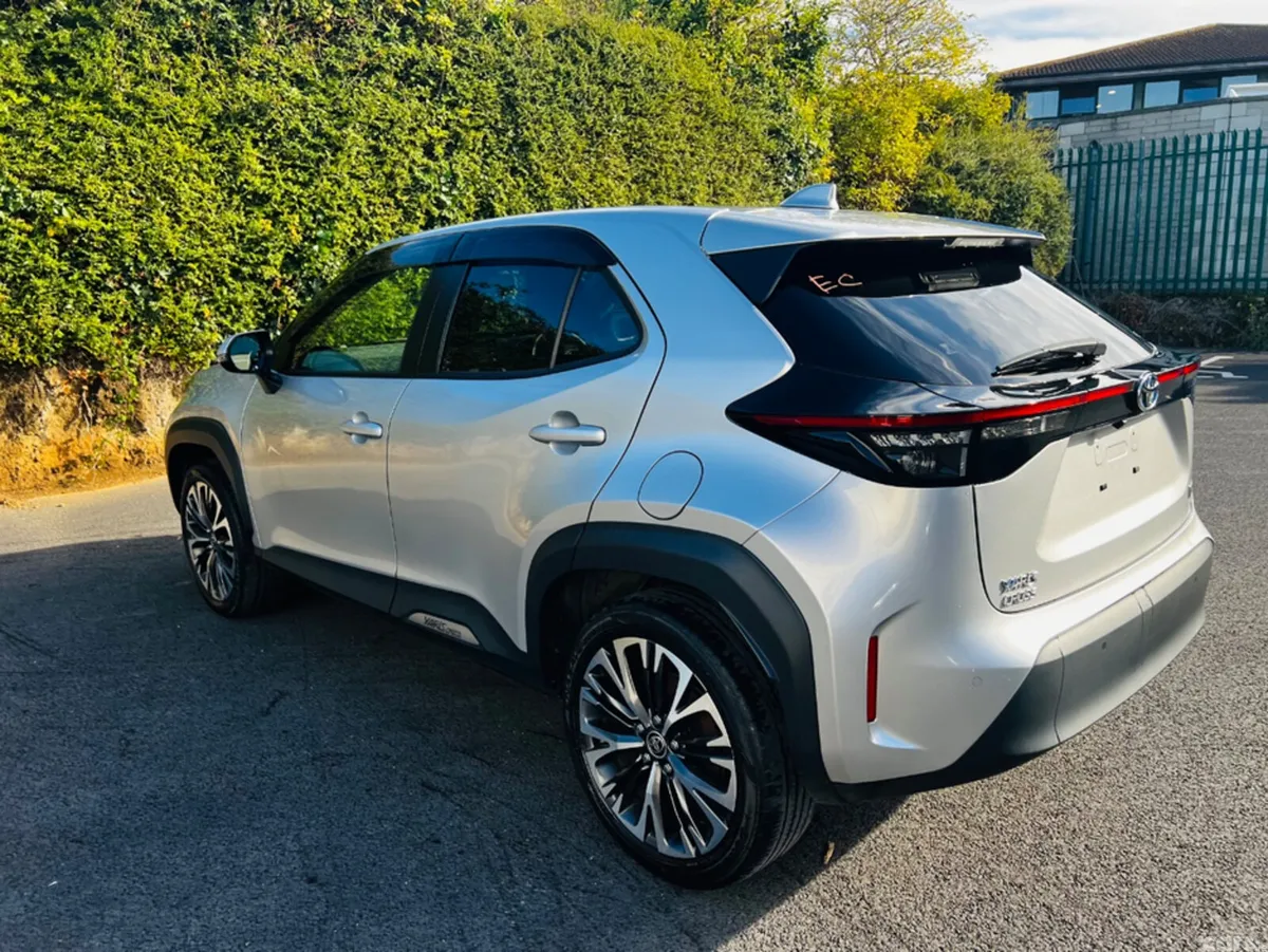 Toyota Yaris Cross Hatchback, Petrol Hybrid, 2022, Silver