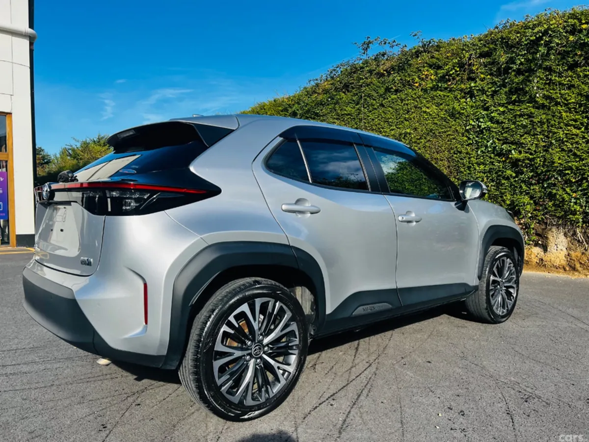 Toyota Yaris Cross Hatchback, Petrol Hybrid, 2022, Silver