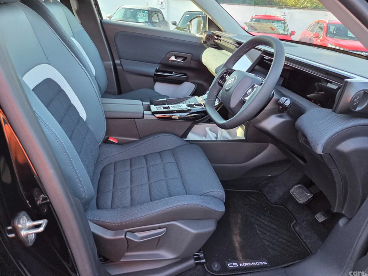 Citroen C5 Aircross MPV, Petrol Hybrid, 2026, Black