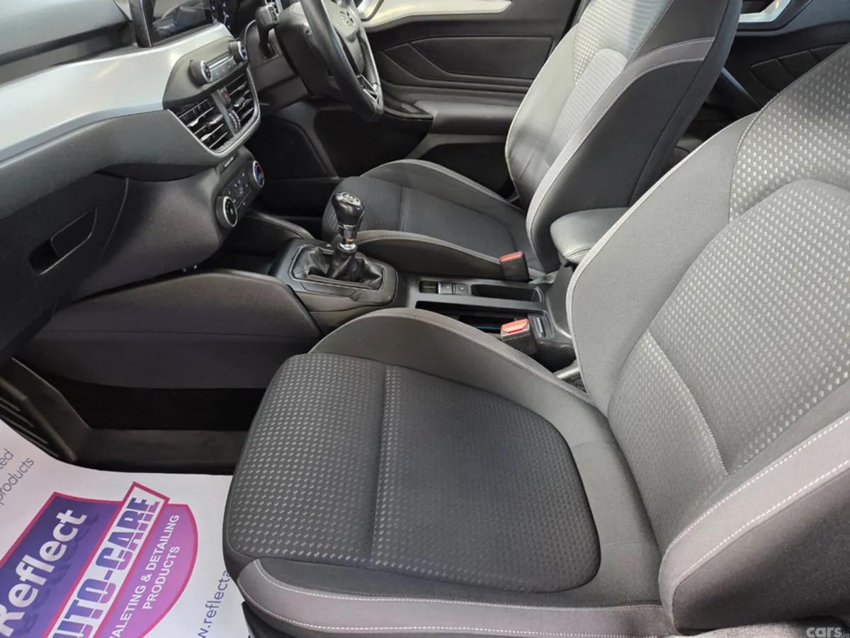 Ford Focus Hatchback, Diesel, 2019, Grey