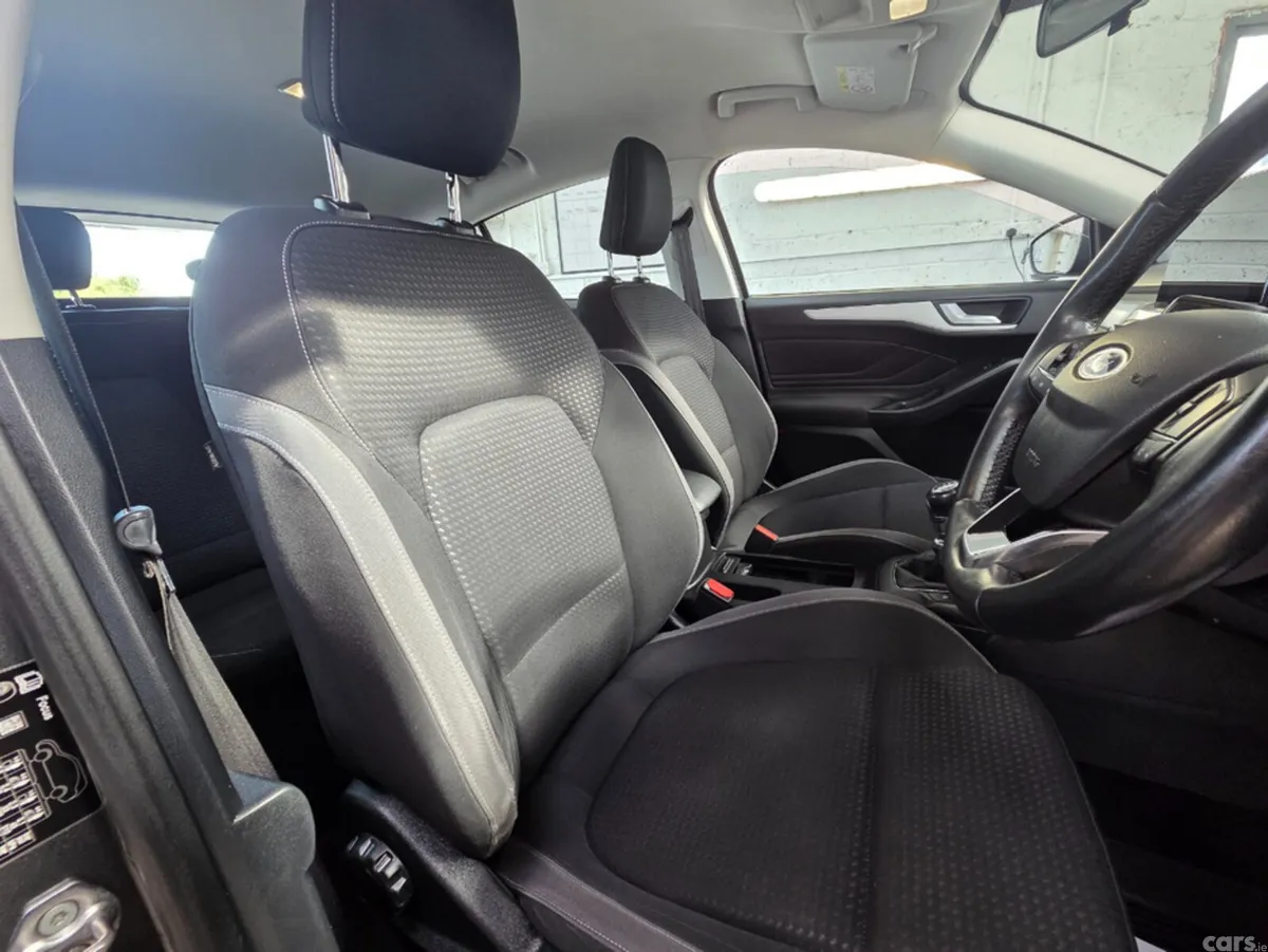 Ford Focus Hatchback, Diesel, 2019, Grey