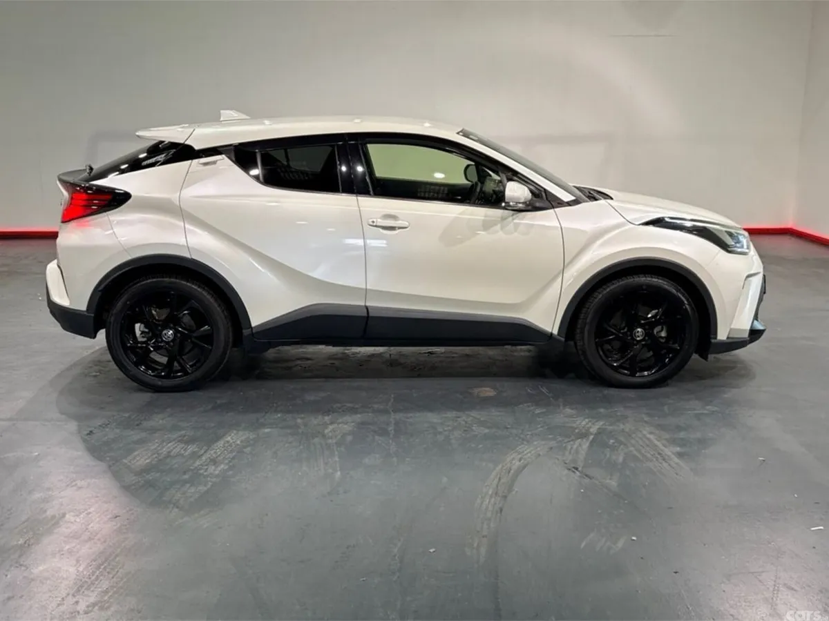 Toyota C-HR SUV, Petrol Hybrid, 2021, White