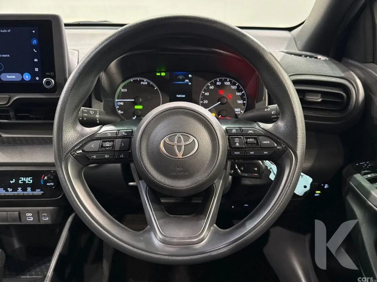 Toyota Yaris Hatchback, Petrol Hybrid, 2024, Silver