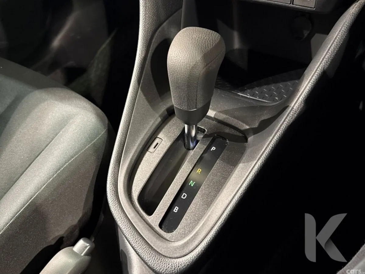 Toyota Yaris Hatchback, Petrol Hybrid, 2024, Silver