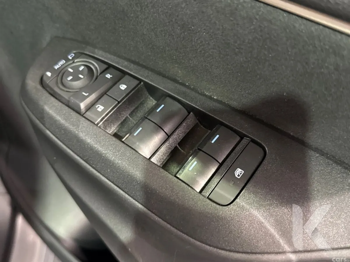 Toyota Yaris Hatchback, Petrol Hybrid, 2024, Silver