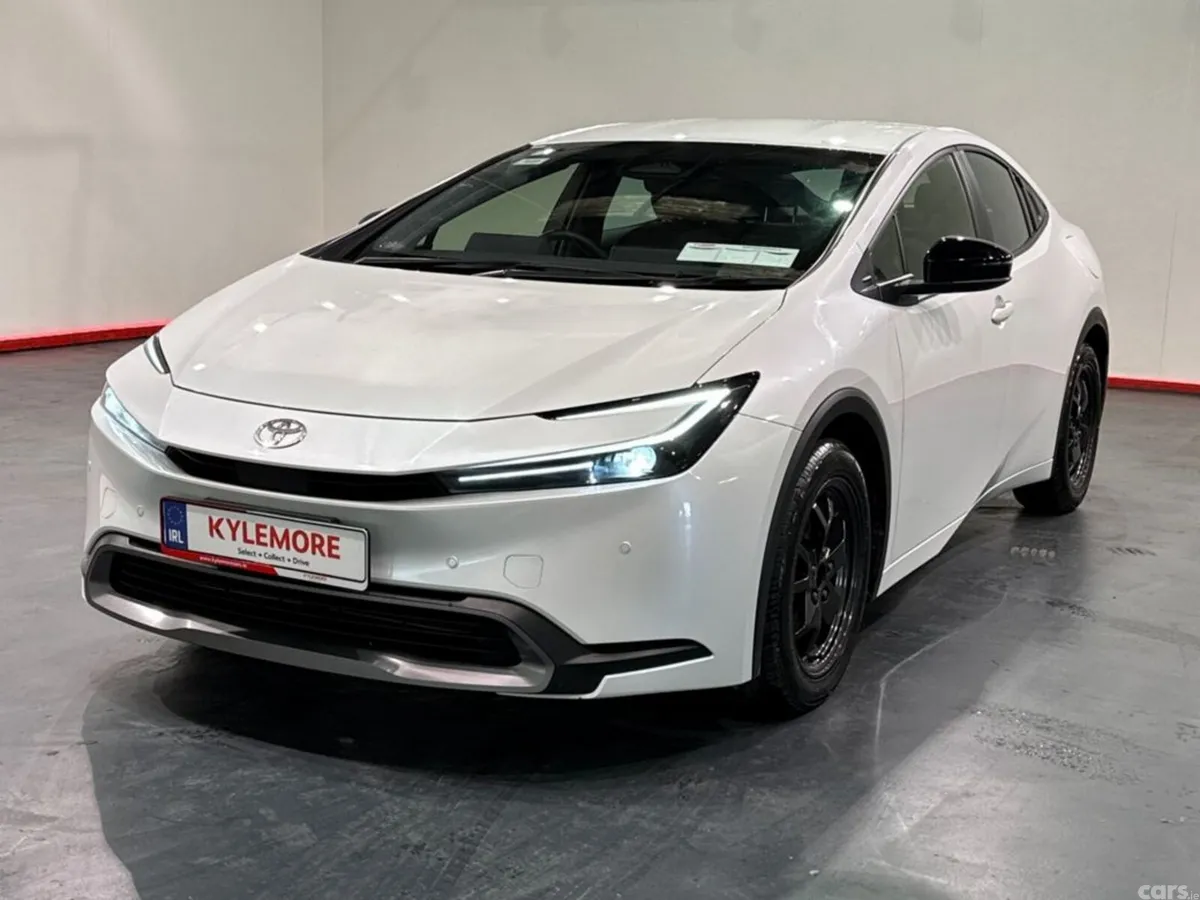 Toyota Prius Hatchback, Petrol Hybrid, 2024, White