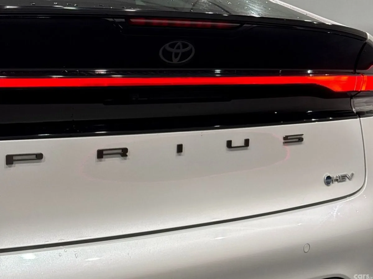 Toyota Prius Hatchback, Petrol Hybrid, 2024, White