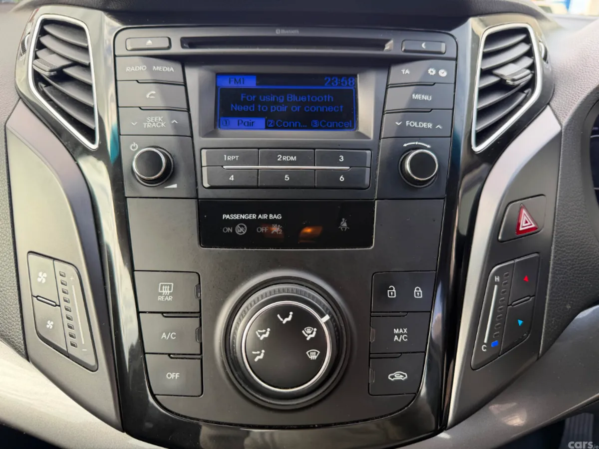 Hyundai i40 Saloon, Diesel, 2015, Black