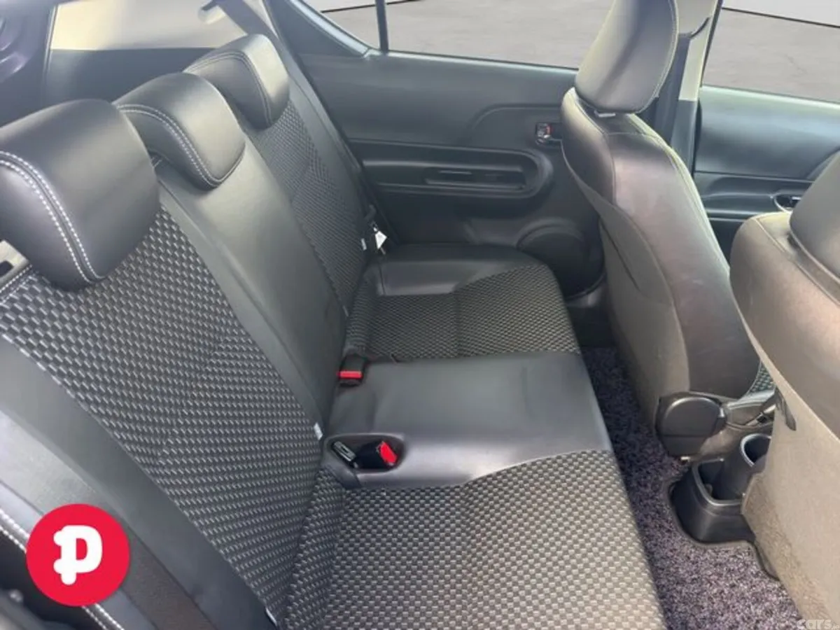Toyota Aqua Hatchback, Petrol Hybrid, 2018, Blue