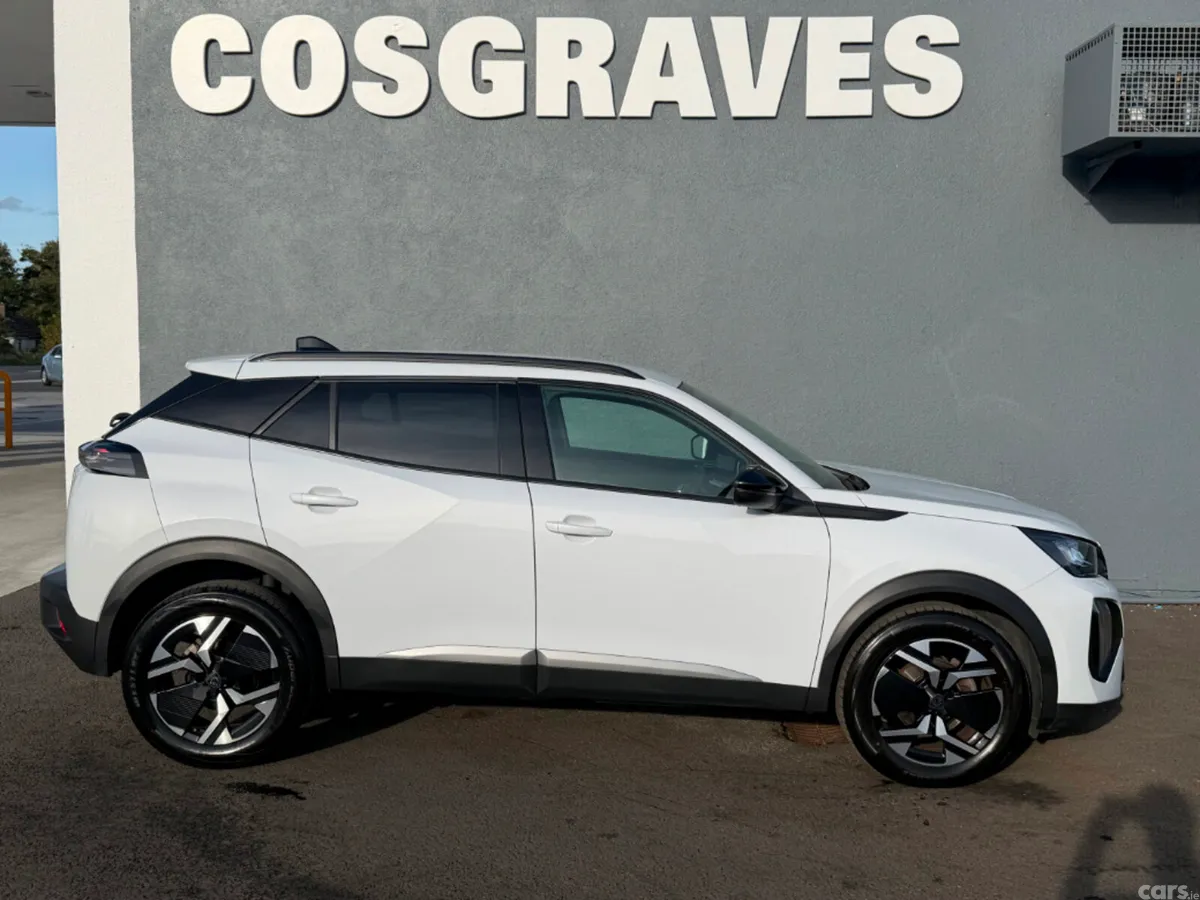 Peugeot 2008 MPV, Petrol, 2024, White