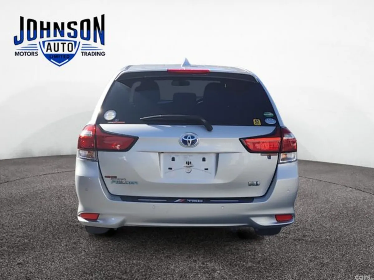 Toyota Corolla Estate, Petrol Hybrid, 2017, Silver