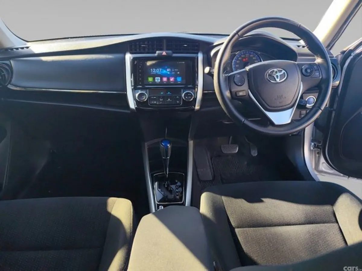 Toyota Corolla Estate, Petrol Hybrid, 2017, Silver