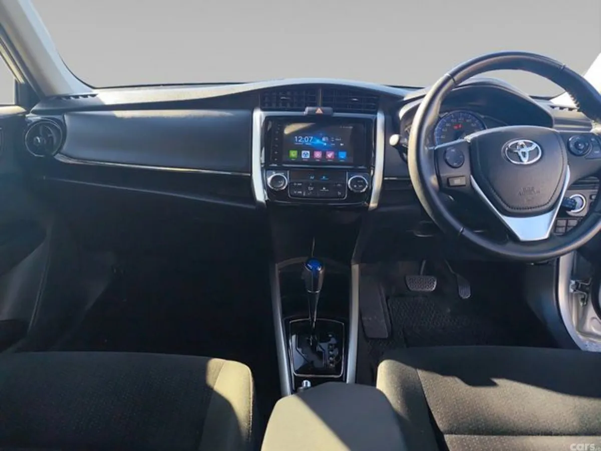 Toyota Corolla Estate, Petrol Hybrid, 2017, Silver