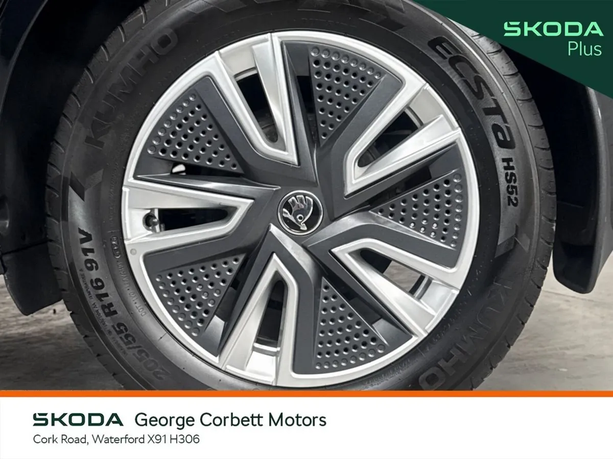 Skoda Fabia Hatchback, Petrol, 2023, Black