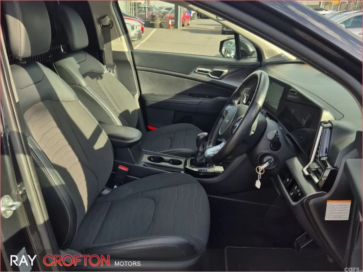 Kia Sportage SUV, Diesel Hybrid, 2023, Black