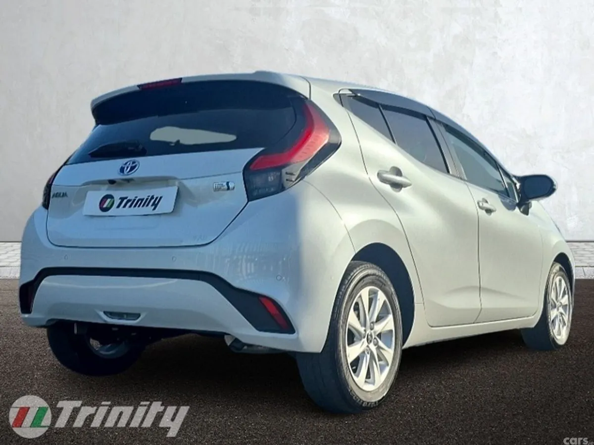 Toyota Aqua Hatchback, Petrol Hybrid, 2023, White