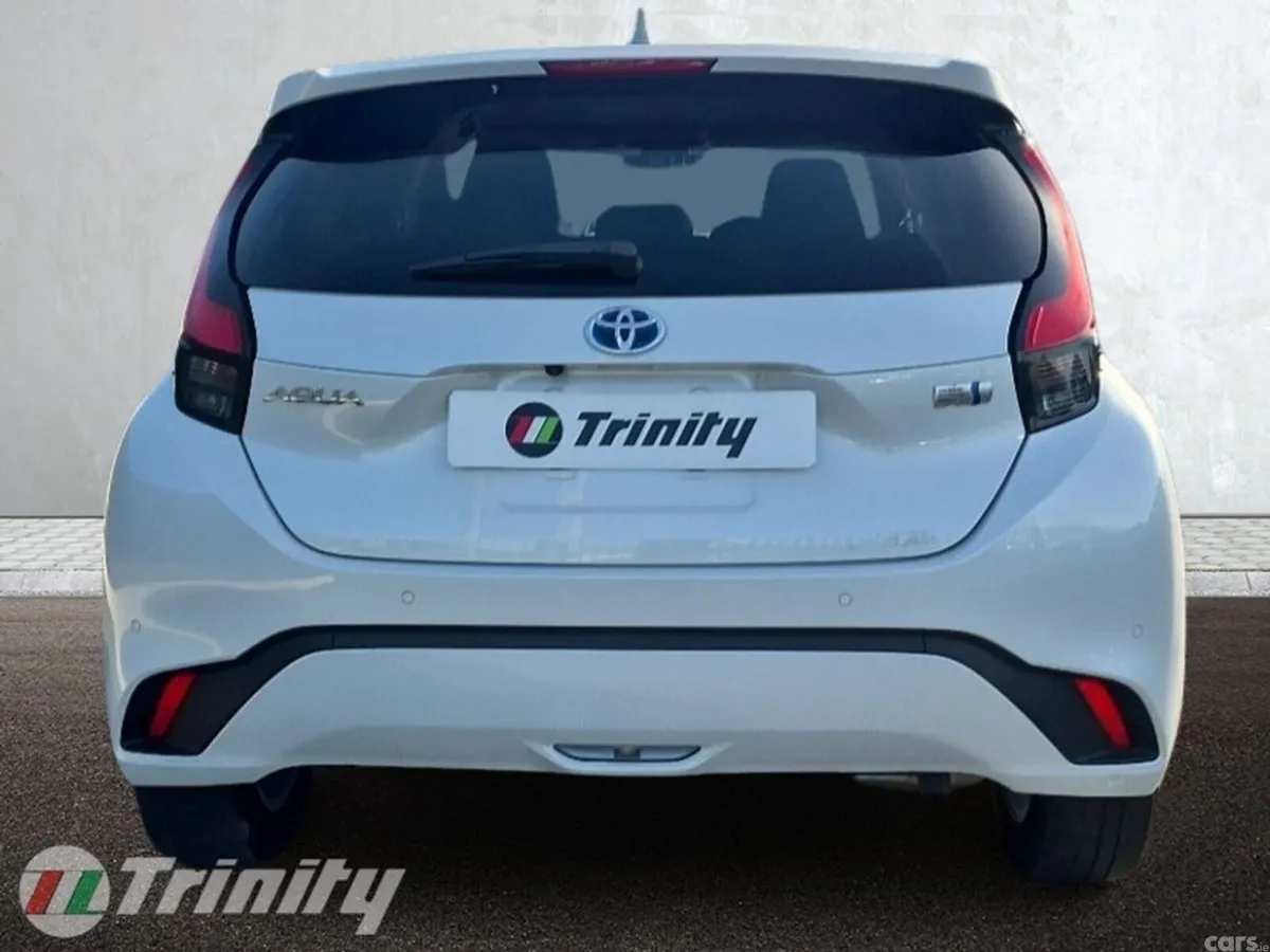 Toyota Aqua Hatchback, Petrol Hybrid, 2023, White