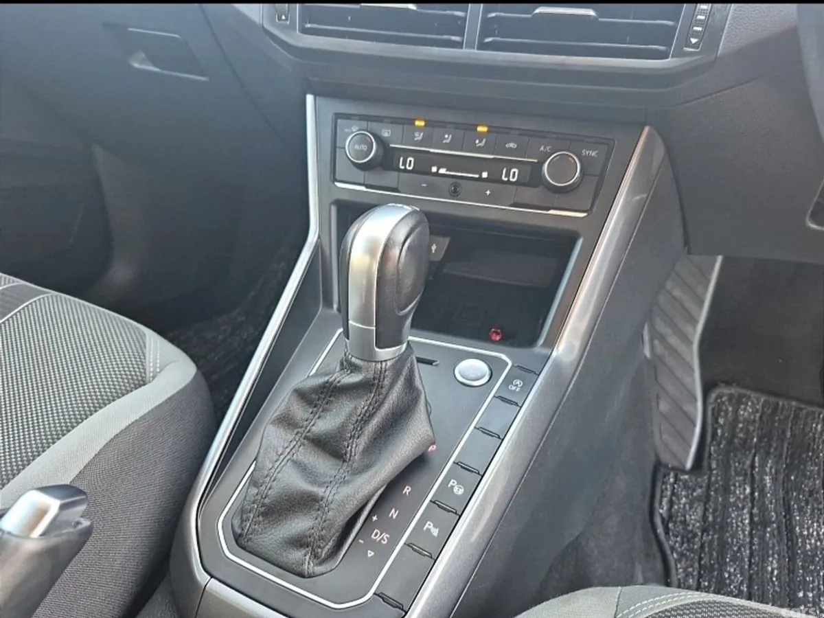 Volkswagen Polo Hatchback, Petrol, 2019, White