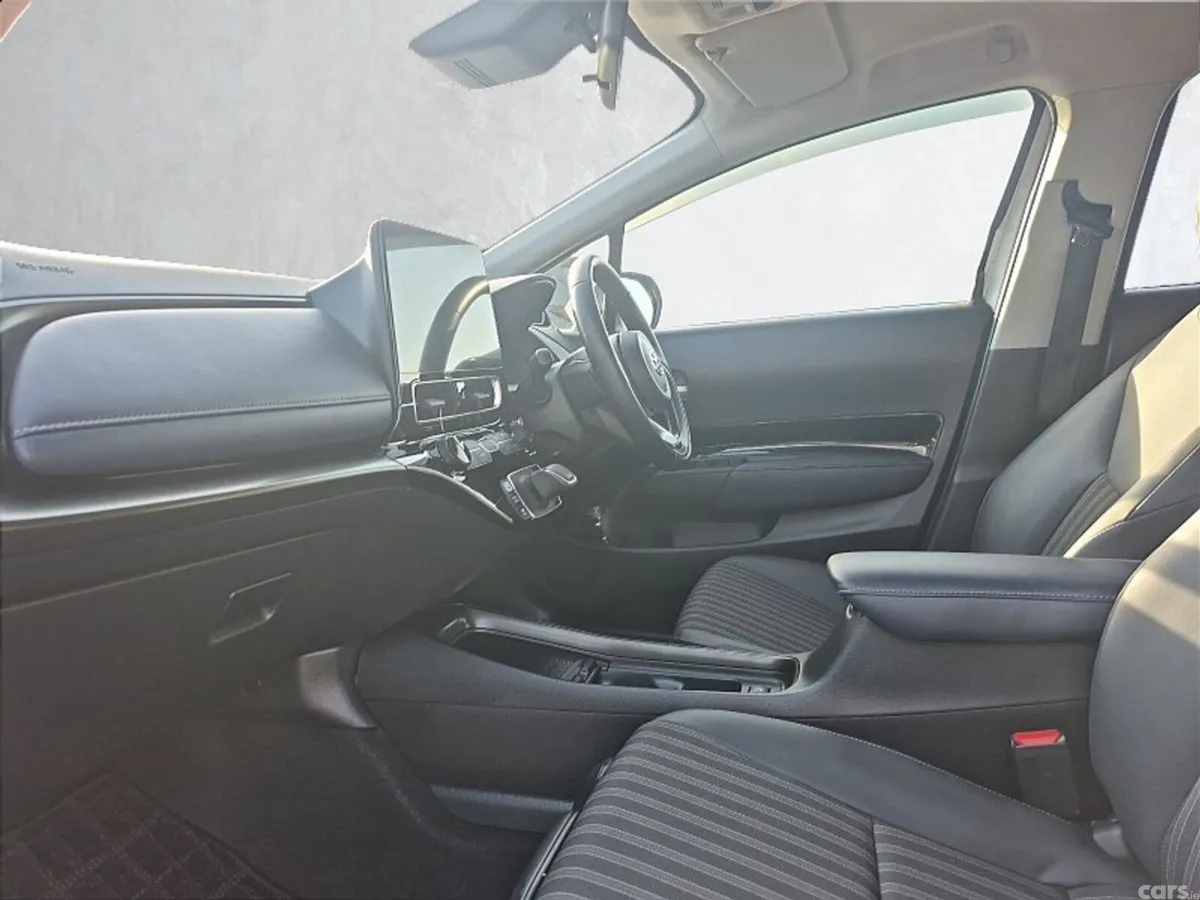 Toyota Aqua Hatchback, Petrol Hybrid, 2023, White