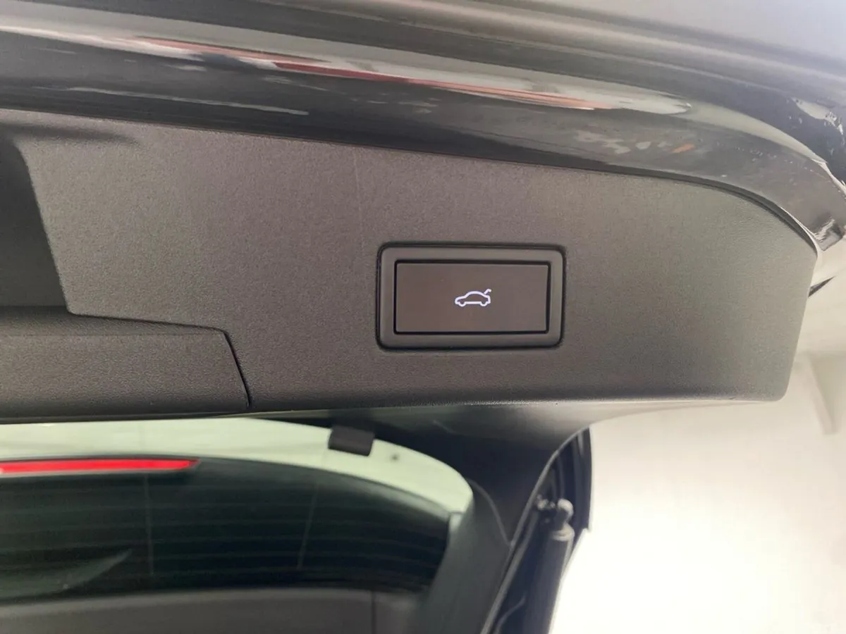 Volkswagen ID.4 SUV, Electric, 2025, Black