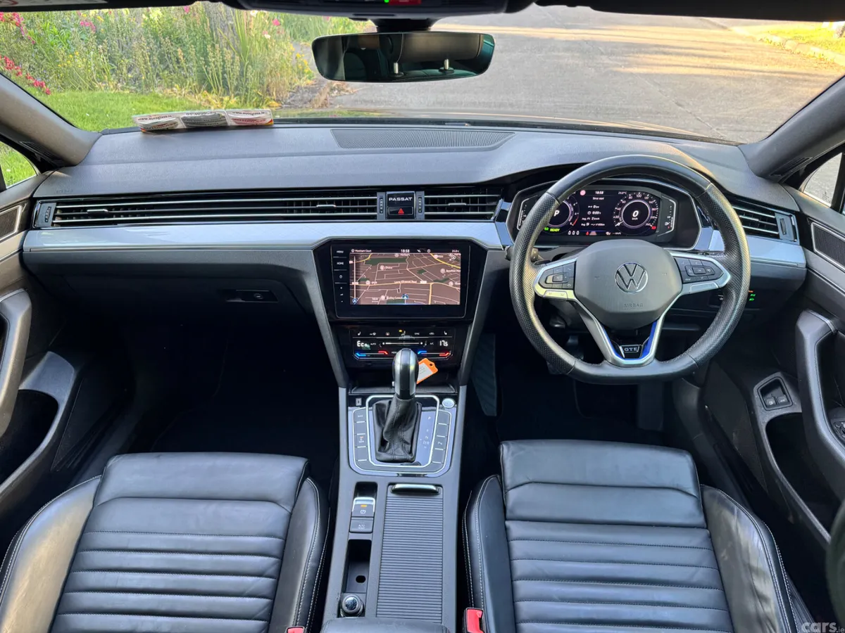 Volkswagen Passat Estate, Petrol Plug-in Hybrid, 2022, Black