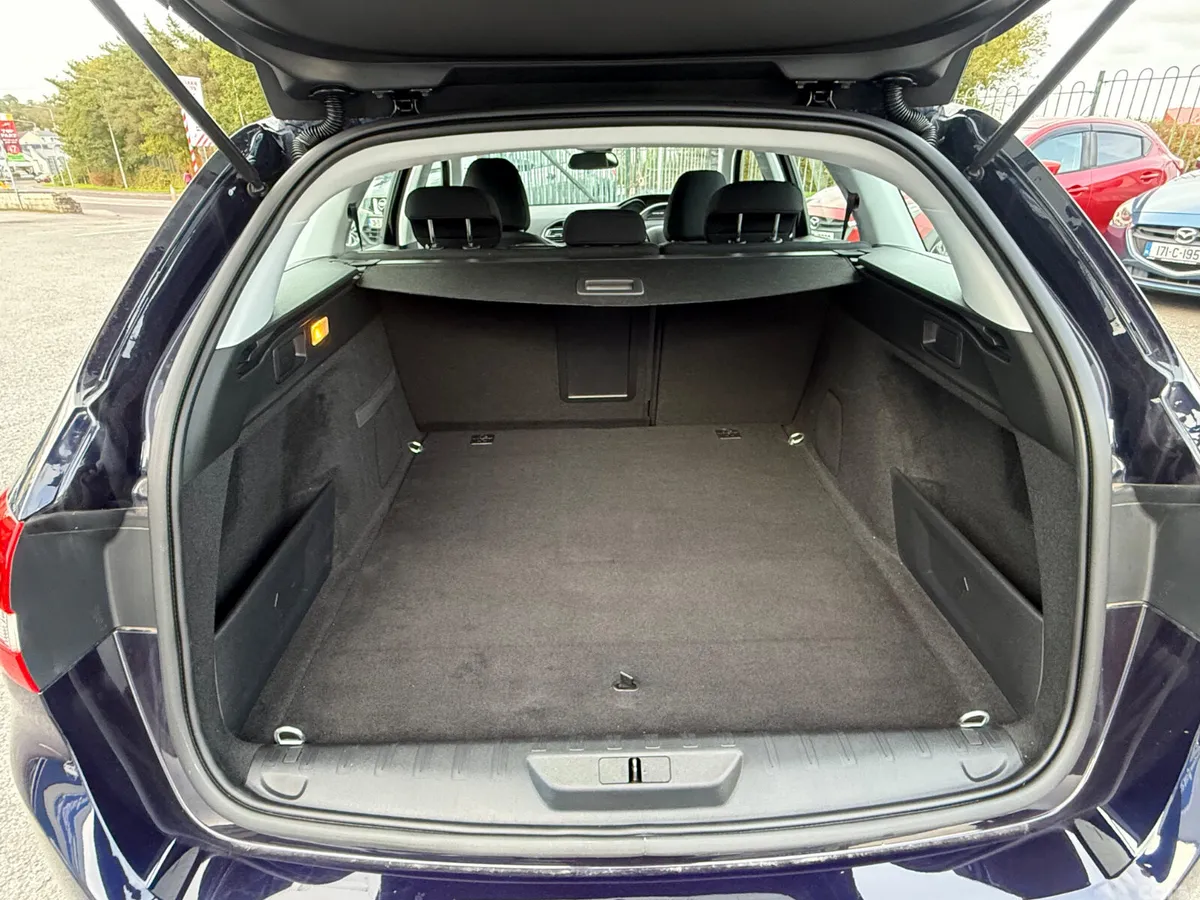 Peugeot 308 Estate, Petrol, 2015, Blue
