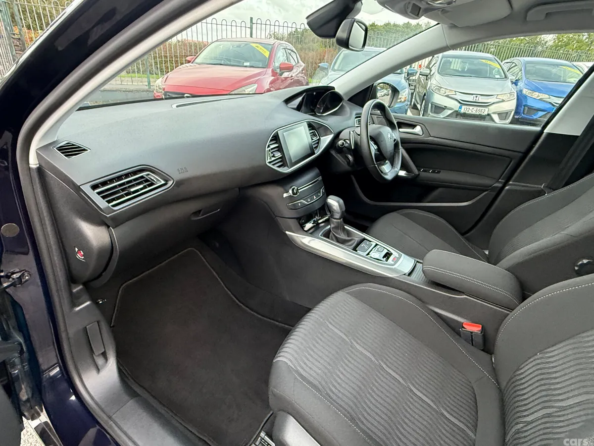 Peugeot 308 Estate, Petrol, 2015, Blue