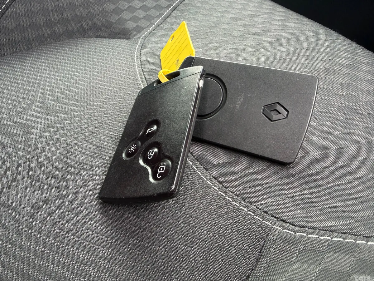 Renault Clio Hatchback, Petrol, 2015, Black