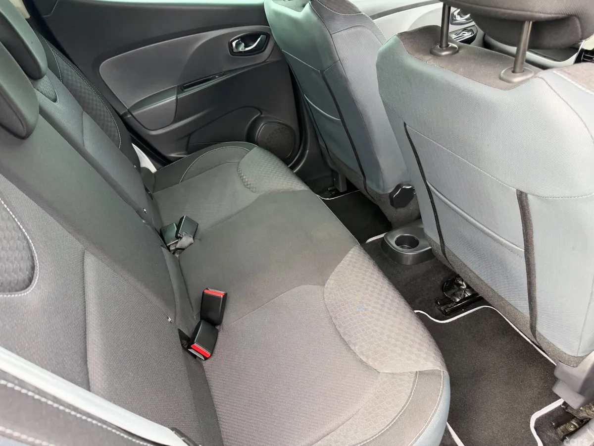 Renault Clio Hatchback, Petrol, 2015, Black