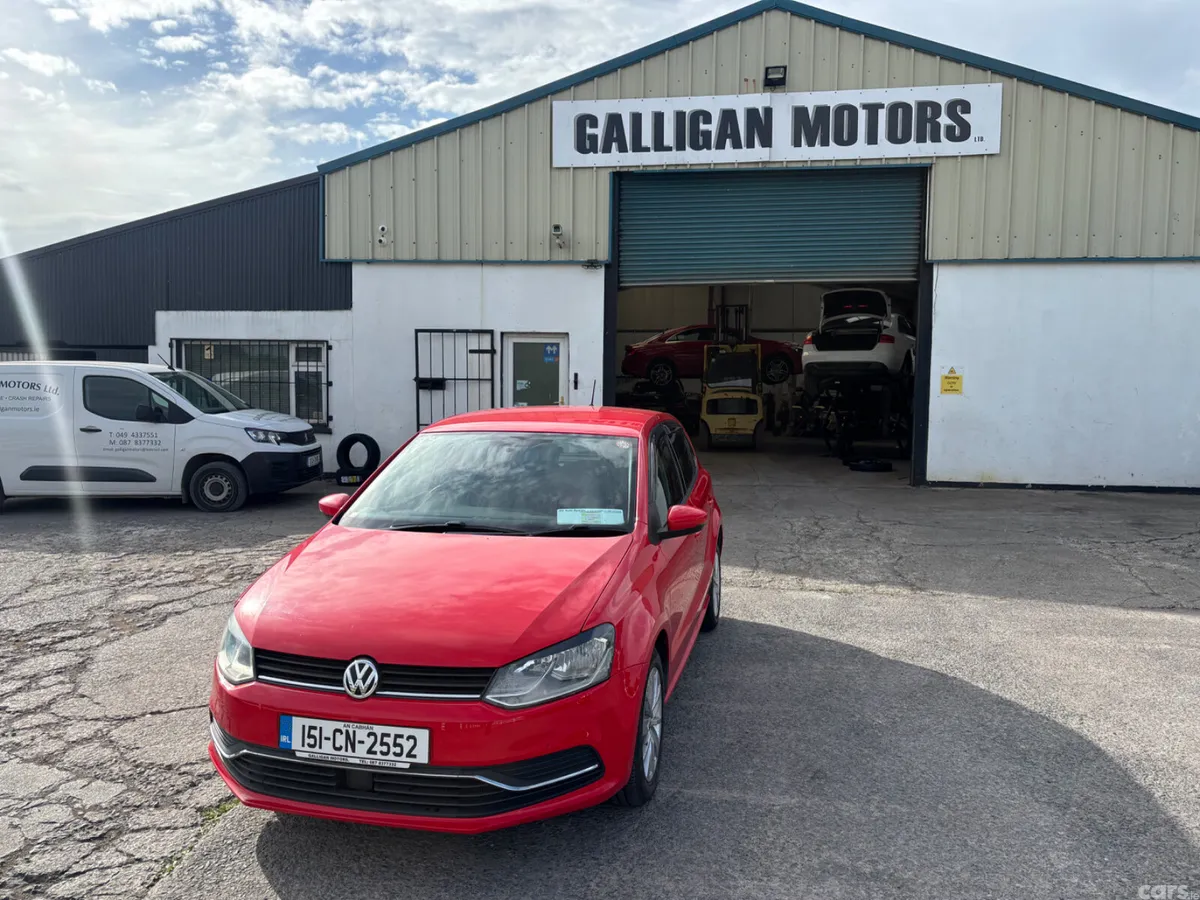 Volkswagen Polo Hatchback, Petrol, 2015, Red