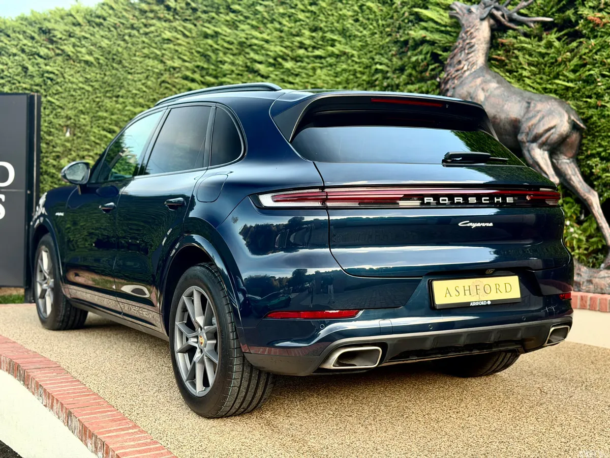 Porsche Cayenne SUV, Petrol Plug-in Hybrid, 2024, Blue